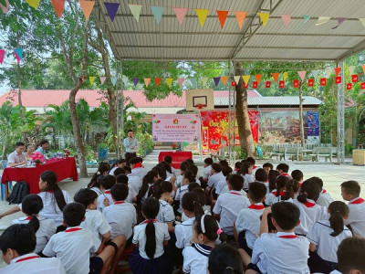 Sinh hoạt Đội với chủ đề " Xây dựng tình bạn đẹp, nói không với bạo lực học đường,bạo lực trên không gian mạng" năm học 2025 - 2026.