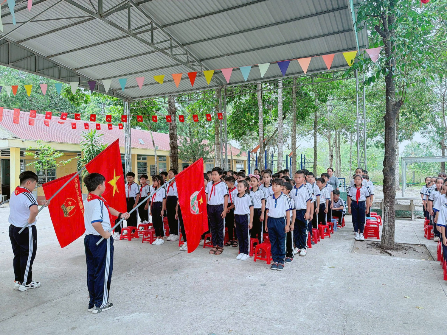 Ngày hội "Thiếu nhi vui khoẻ - Tiến bước lên Đoàn"